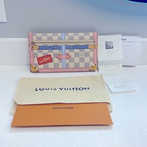 Louis Vuitton Summer 2018 Vintage Trunk Pochette  Damier Azur Shoulder bag